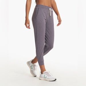 Vuori Performance Jogger
Women's DreamKnit™ Joggers
Color: Sawyer Heather